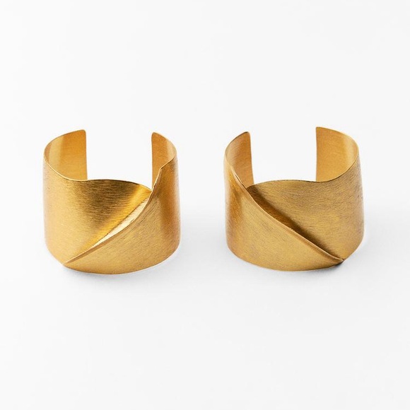 NWT. Zara Golden Pack of Two Rigid Textured Metal Bangles. - Picture 3 of 7